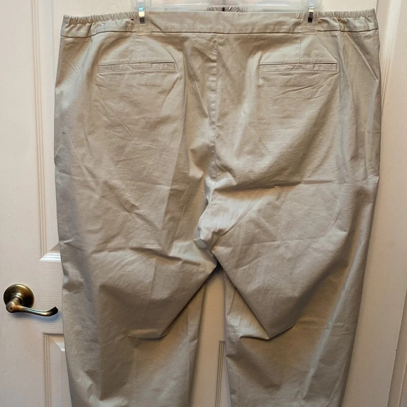 Q womens Talbots casual solid beige stretch plus size capris pants 24W - Picture 2 of 3